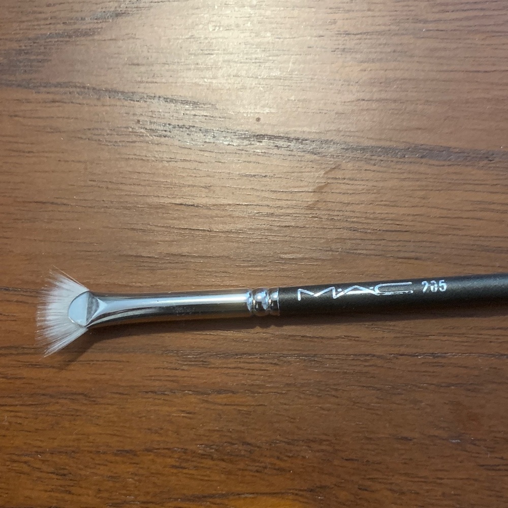 NWOT MAC Mascara Fan Makeup Brush